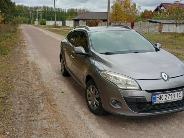 Серый Рено Меган, объемом двигателя 1.5 л и пробегом 233 тыс. км за 7700 $, фото 2 на Automoto.ua