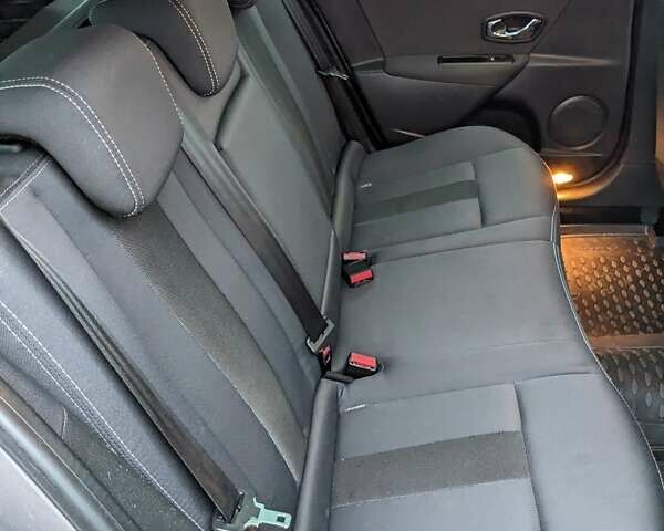 Сірий Рено Меган, об'ємом двигуна 1.87 л та пробігом 193 тис. км за 8400 $, фото 13 на Automoto.ua