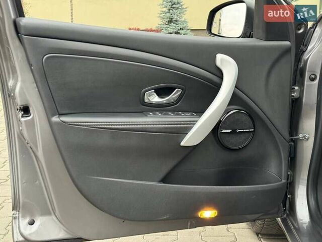 Сірий Рено Меган, об'ємом двигуна 1.4 л та пробігом 216 тис. км за 6500 $, фото 43 на Automoto.ua