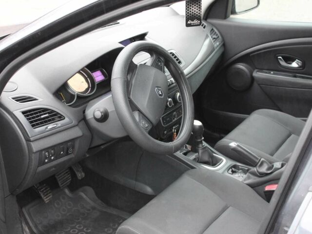 Серый Рено Меган, объемом двигателя 1.4 л и пробегом 250 тыс. км за 5450 $, фото 7 на Automoto.ua