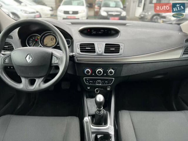 Серый Рено Меган, объемом двигателя 1.6 л и пробегом 150 тыс. км за 7500 $, фото 10 на Automoto.ua