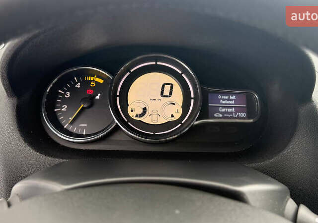 Серый Рено Меган, объемом двигателя 1.9 л и пробегом 260 тыс. км за 7200 $, фото 12 на Automoto.ua