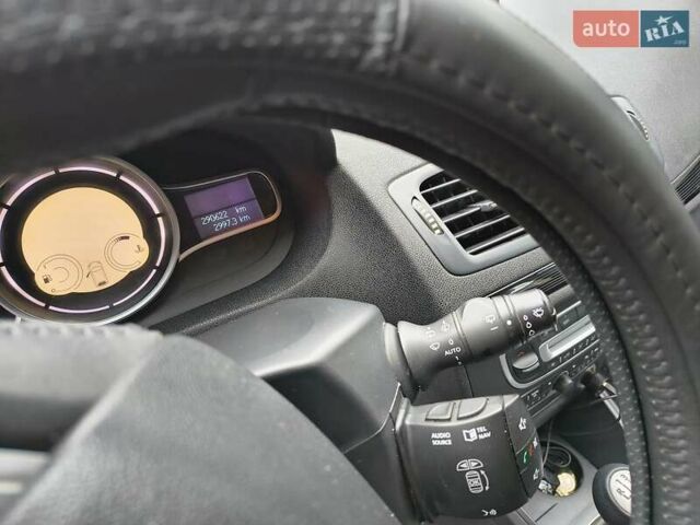 Серый Рено Меган, объемом двигателя 1.46 л и пробегом 292 тыс. км за 7000 $, фото 6 на Automoto.ua