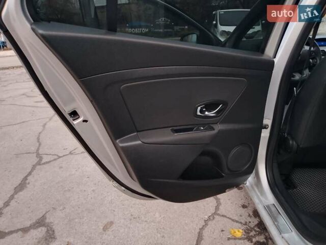 Серый Рено Меган, объемом двигателя 1.5 л и пробегом 273 тыс. км за 6900 $, фото 15 на Automoto.ua