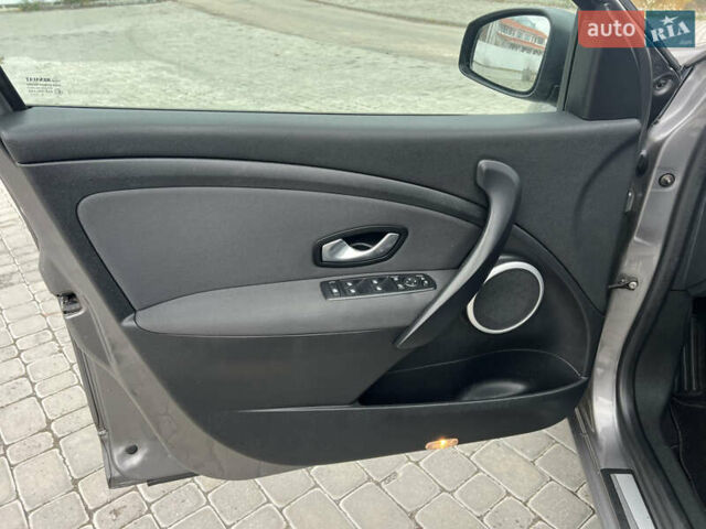 Сірий Рено Меган, об'ємом двигуна 1.5 л та пробігом 199 тис. км за 8250 $, фото 40 на Automoto.ua