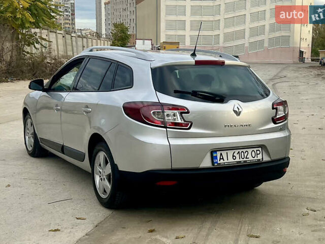 Серый Рено Меган, объемом двигателя 1.46 л и пробегом 274 тыс. км за 6300 $, фото 20 на Automoto.ua