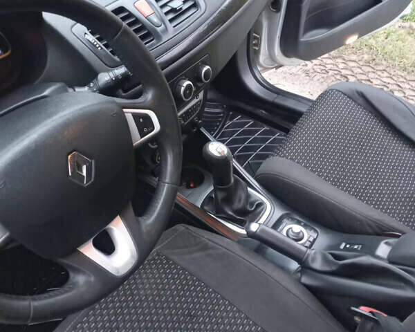 Серый Рено Меган, объемом двигателя 1.5 л и пробегом 228 тыс. км за 6800 $, фото 8 на Automoto.ua