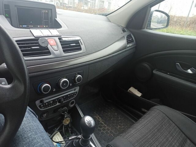 Серый Рено Меган, объемом двигателя 1.5 л и пробегом 244 тыс. км за 6700 $, фото 4 на Automoto.ua