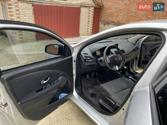 Сірий Рено Меган, об'ємом двигуна 1.46 л та пробігом 239 тис. км за 6700 $, фото 12 на Automoto.ua