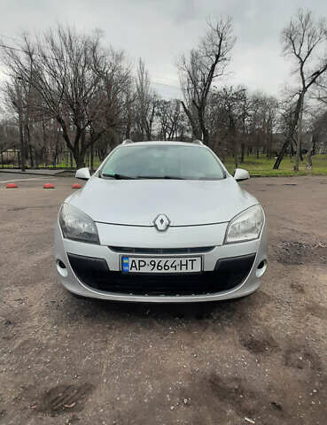 Серый Рено Меган, объемом двигателя 1.87 л и пробегом 220 тыс. км за 6800 $, фото 2 на Automoto.ua