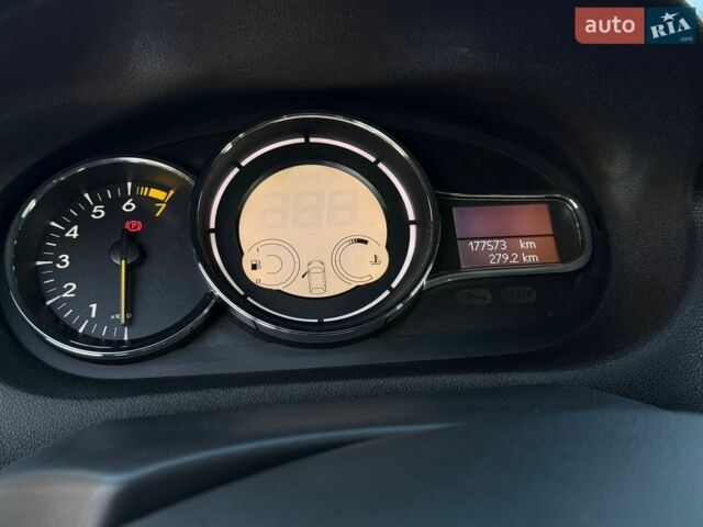 Сірий Рено Меган, об'ємом двигуна 1.4 л та пробігом 177 тис. км за 6850 $, фото 5 на Automoto.ua