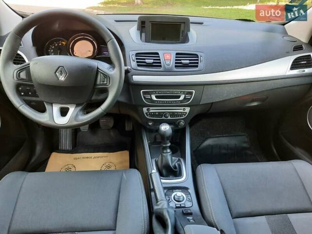 Серый Рено Меган, объемом двигателя 1.6 л и пробегом 194 тыс. км за 8100 $, фото 65 на Automoto.ua
