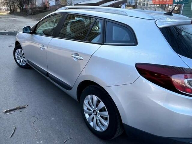 Серый Рено Меган, объемом двигателя 1.46 л и пробегом 200 тыс. км за 8100 $, фото 1 на Automoto.ua