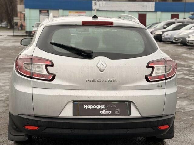 Серый Рено Меган, объемом двигателя 1.5 л и пробегом 211 тыс. км за 7500 $, фото 3 на Automoto.ua