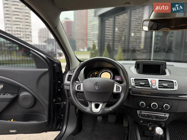 Сірий Рено Меган, об'ємом двигуна 1.46 л та пробігом 320 тис. км за 5500 $, фото 19 на Automoto.ua