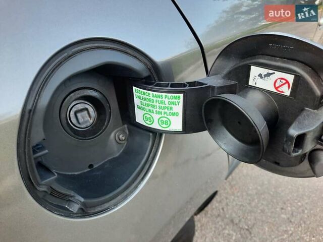 Серый Рено Меган, объемом двигателя 1.6 л и пробегом 194 тыс. км за 8100 $, фото 96 на Automoto.ua