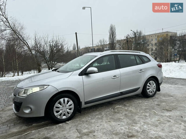 Серый Рено Меган, объемом двигателя 1.5 л и пробегом 223 тыс. км за 7100 $, фото 1 на Automoto.ua