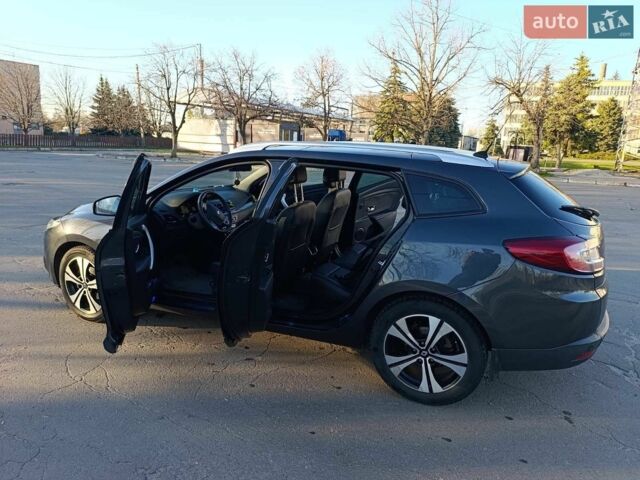 Сірий Рено Меган, об'ємом двигуна 1.5 л та пробігом 283 тис. км за 8499 $, фото 3 на Automoto.ua