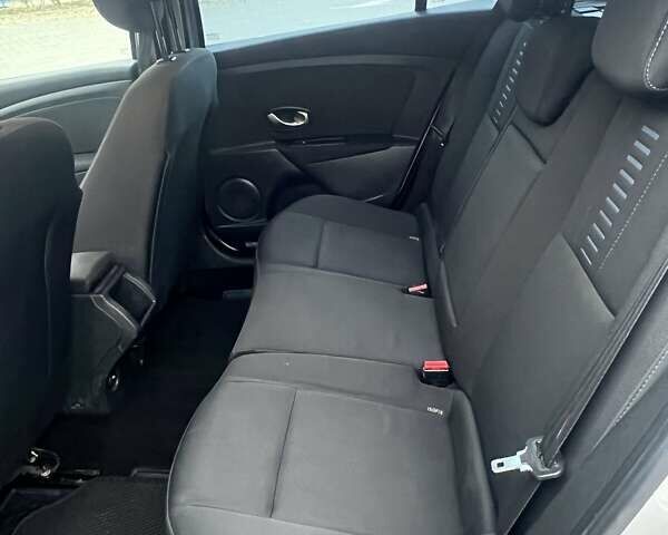 Серый Рено Меган, объемом двигателя 1.46 л и пробегом 232 тыс. км за 6900 $, фото 13 на Automoto.ua