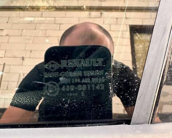 Рено Меган 2011 в Косове на Automoto.ua Серый Рено Меган, объемом двигателя 1.46 л и пробегом 254 тыс. км за 6999 $, фото 36 на Automoto.ua