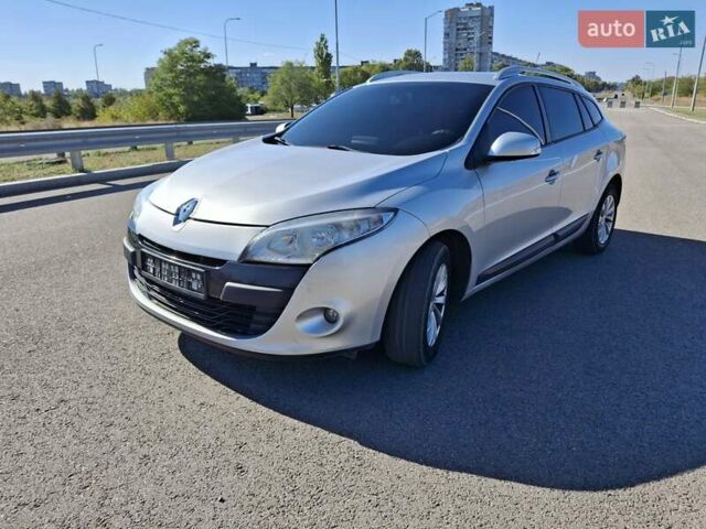 Сірий Рено Меган, об'ємом двигуна 1.46 л та пробігом 270 тис. км за 6600 $, фото 2 на Automoto.ua