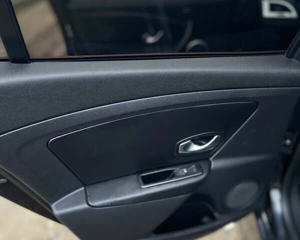 Сірий Рено Меган, об'ємом двигуна 1.46 л та пробігом 260 тис. км за 5600 $, фото 11 на Automoto.ua