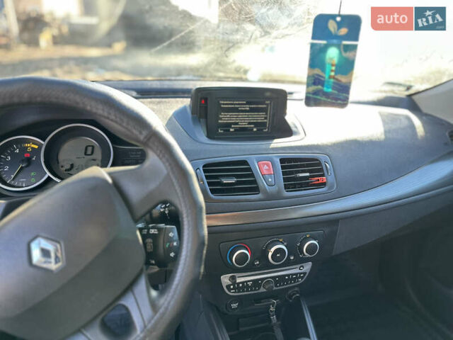 Серый Рено Меган, объемом двигателя 1.46 л и пробегом 203 тыс. км за 6700 $, фото 11 на Automoto.ua