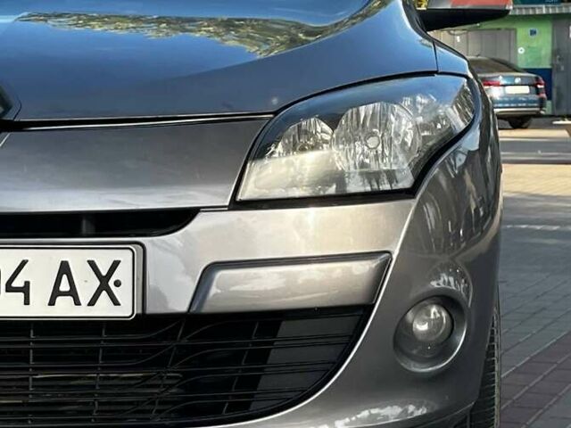 Рено Меган 2011 у Дніпро (Дніпропетровську) на Automoto.ua Сірий Рено Меган, об'ємом двигуна 1.46 л та пробігом 237 тис. км за 7500 $, фото 7 на Automoto.ua