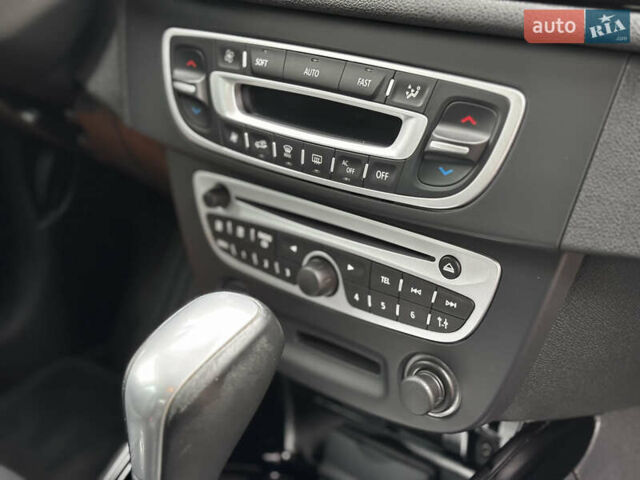 Серый Рено Меган, объемом двигателя 1.5 л и пробегом 146 тыс. км за 8890 $, фото 32 на Automoto.ua