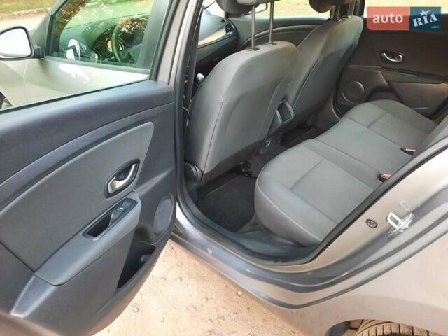 Серый Рено Меган, объемом двигателя 1.6 л и пробегом 201 тыс. км за 7700 $, фото 61 на Automoto.ua