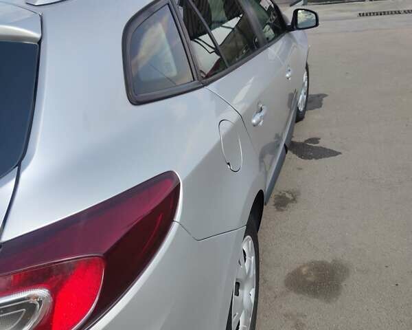 Сірий Рено Меган, об'ємом двигуна 1.5 л та пробігом 267 тис. км за 6500 $, фото 4 на Automoto.ua
