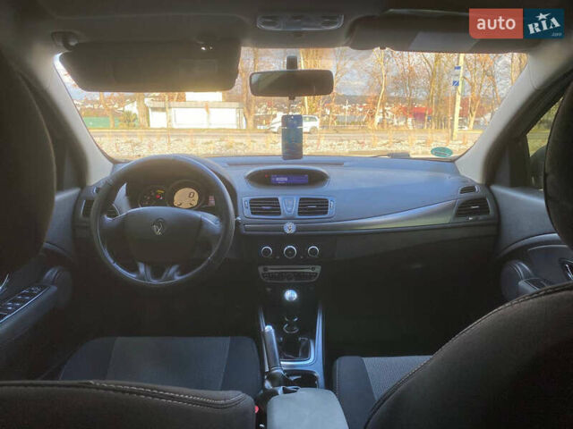 Серый Рено Меган, объемом двигателя 1.46 л и пробегом 258 тыс. км за 6900 $, фото 4 на Automoto.ua
