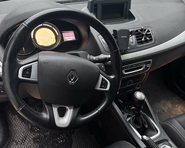 Серый Рено Меган, объемом двигателя 1.9 л и пробегом 213 тыс. км за 7700 $, фото 24 на Automoto.ua