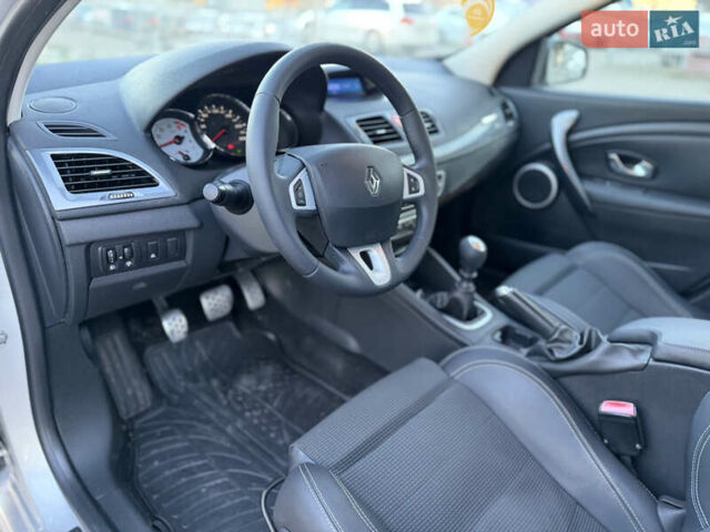 Сірий Рено Меган, об'ємом двигуна 1.5 л та пробігом 260 тис. км за 7550 $, фото 26 на Automoto.ua