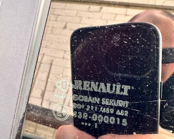 Рено Меган 2011 в Косове на Automoto.ua Серый Рено Меган, объемом двигателя 1.46 л и пробегом 254 тыс. км за 6999 $, фото 38 на Automoto.ua