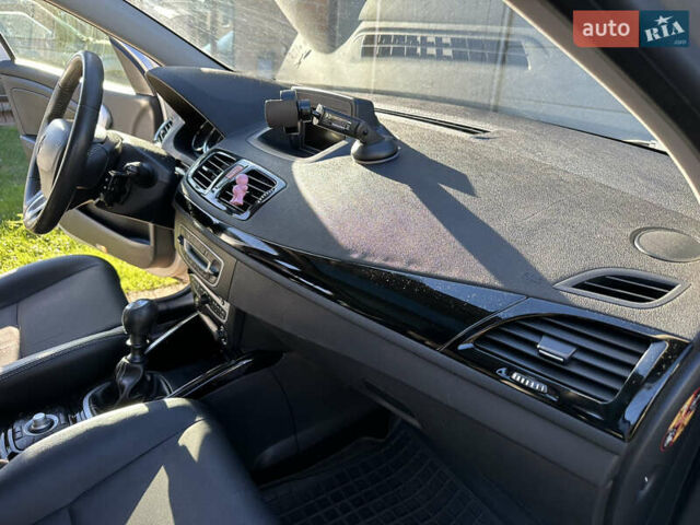 Серый Рено Меган, объемом двигателя 1.5 л и пробегом 257 тыс. км за 8500 $, фото 11 на Automoto.ua