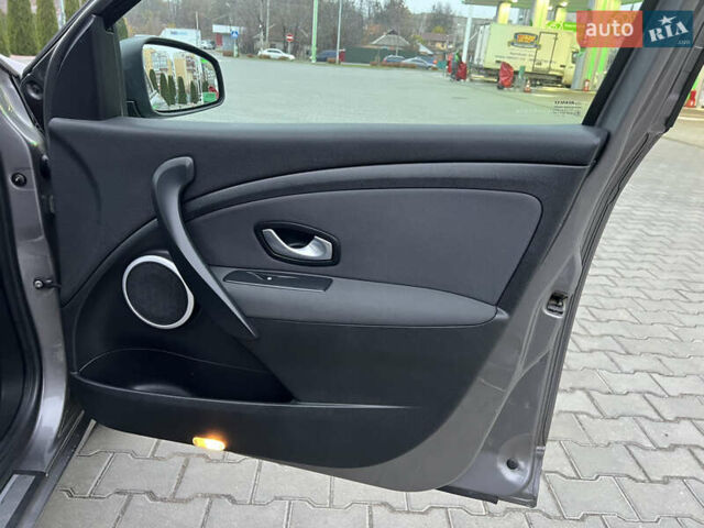 Серый Рено Меган, объемом двигателя 1.46 л и пробегом 220 тыс. км за 7900 $, фото 34 на Automoto.ua