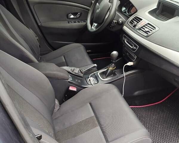 Серый Рено Меган, объемом двигателя 1.87 л и пробегом 249 тыс. км за 7100 $, фото 5 на Automoto.ua