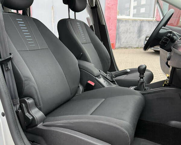 Сірий Рено Меган, об'ємом двигуна 1.6 л та пробігом 182 тис. км за 6699 $, фото 29 на Automoto.ua