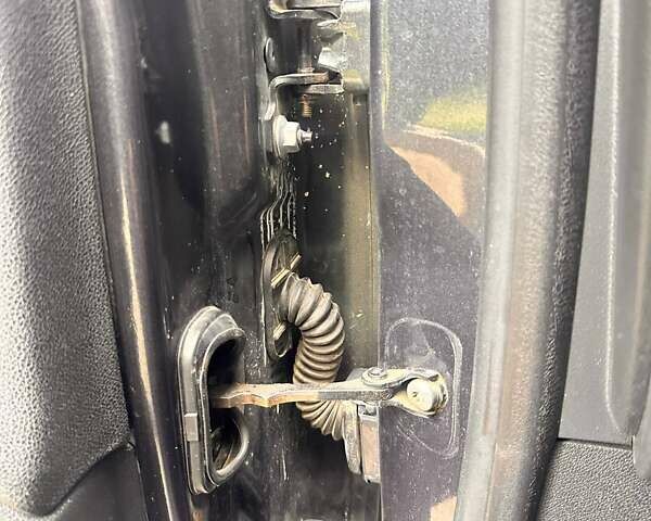 Рено Меган 2011 в Косове на Automoto.ua Серый Рено Меган, объемом двигателя 1.46 л и пробегом 254 тыс. км за 6999 $, фото 52 на Automoto.ua