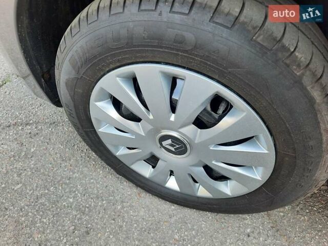 Серый Рено Меган, объемом двигателя 1.6 л и пробегом 194 тыс. км за 8100 $, фото 34 на Automoto.ua