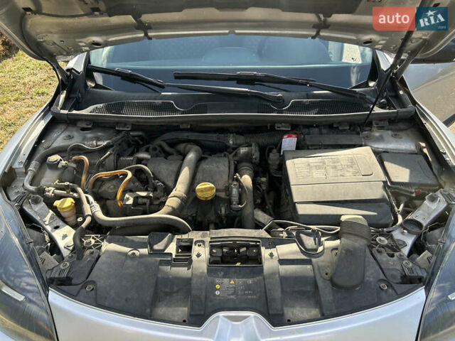Сірий Рено Меган, об'ємом двигуна 1.46 л та пробігом 305 тис. км за 7200 $, фото 29 на Automoto.ua