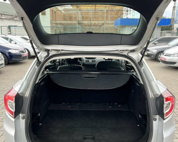 Серый Рено Меган, объемом двигателя 1.6 л и пробегом 150 тыс. км за 7500 $, фото 9 на Automoto.ua