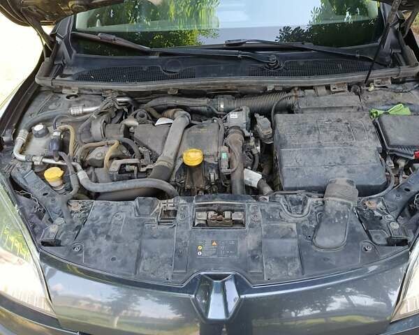 Серый Рено Меган, объемом двигателя 1.46 л и пробегом 300 тыс. км за 7699 $, фото 24 на Automoto.ua