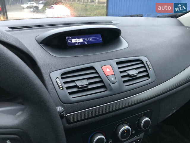 Сірий Рено Меган, об'ємом двигуна 1.46 л та пробігом 236 тис. км за 6300 $, фото 10 на Automoto.ua