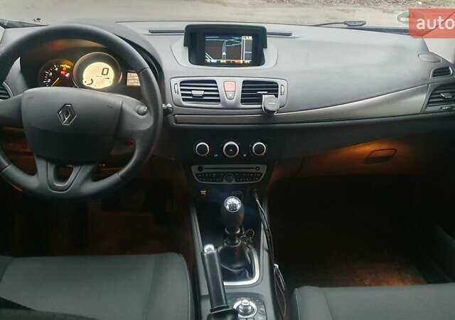 Серый Рено Меган, объемом двигателя 1.46 л и пробегом 235 тыс. км за 6980 $, фото 13 на Automoto.ua