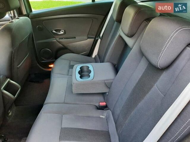 Серый Рено Меган, объемом двигателя 1.6 л и пробегом 194 тыс. км за 8100 $, фото 80 на Automoto.ua