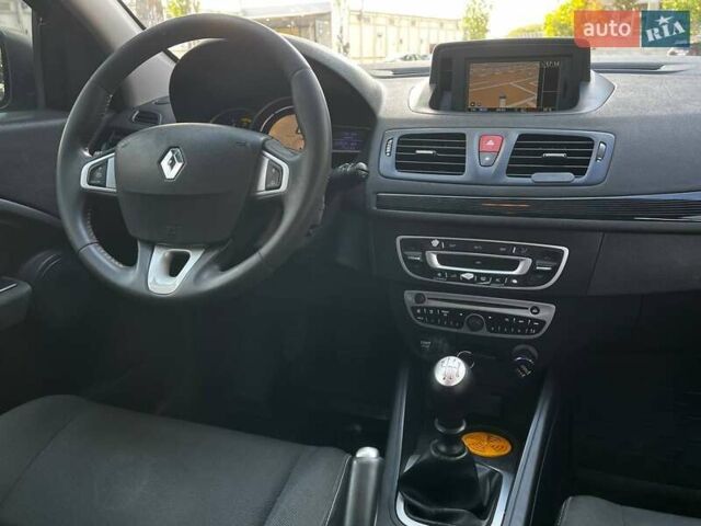 Рено Меган 2011 у Дніпро (Дніпропетровську) на Automoto.ua Сірий Рено Меган, об'ємом двигуна 1.46 л та пробігом 237 тис. км за 7500 $, фото 13 на Automoto.ua