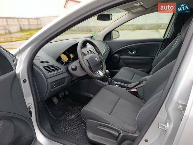 Сірий Рено Меган, об'ємом двигуна 1.5 л та пробігом 250 тис. км за 7500 $, фото 17 на Automoto.ua