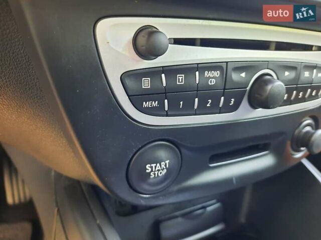 Серый Рено Меган, объемом двигателя 1.6 л и пробегом 194 тыс. км за 8100 $, фото 55 на Automoto.ua